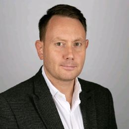 母女烈日救老人 牵出一段“接生缘”